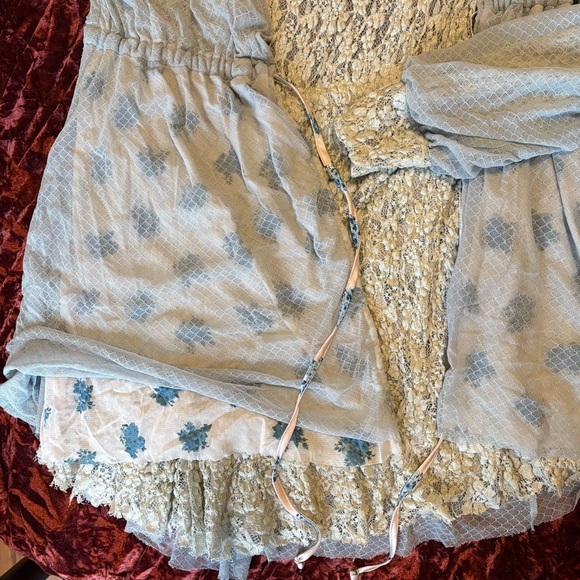 HAH Blue Mesh/Lace Reversible Robe - Picture 6 of 6